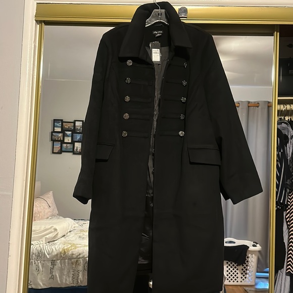 Simply Fierce Coat - Picture 3 of 4